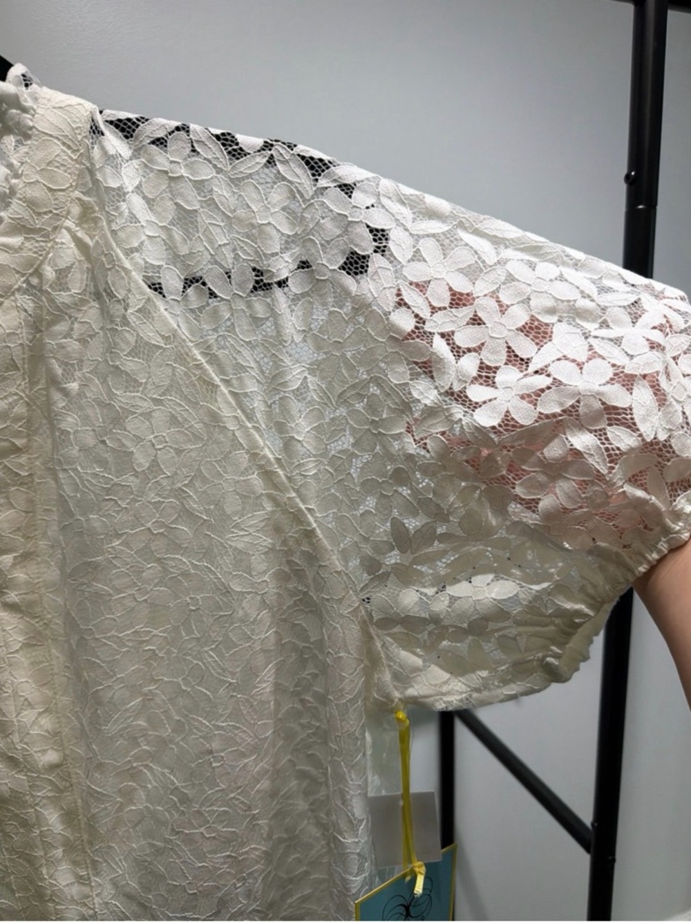 NWT Cece Ivory Laced Blouse - L - Picture 6 of 7